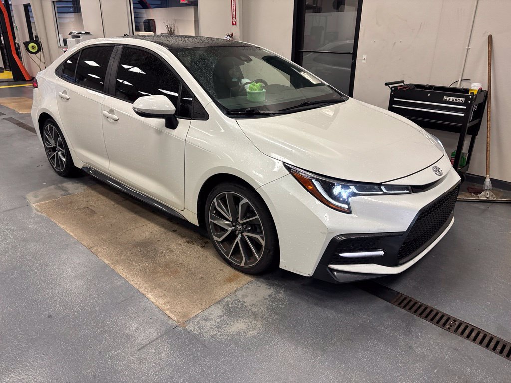 Used 2021 Toyota Corolla SE FWD image 1