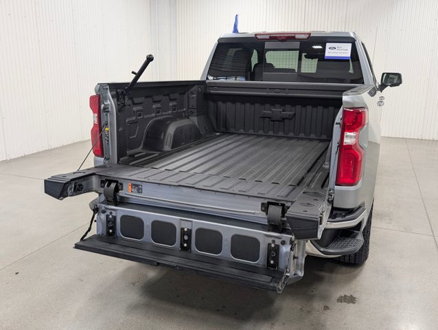 Used 2025 Chevrolet Silverado 1500 LTZ AWD/4WD image 23