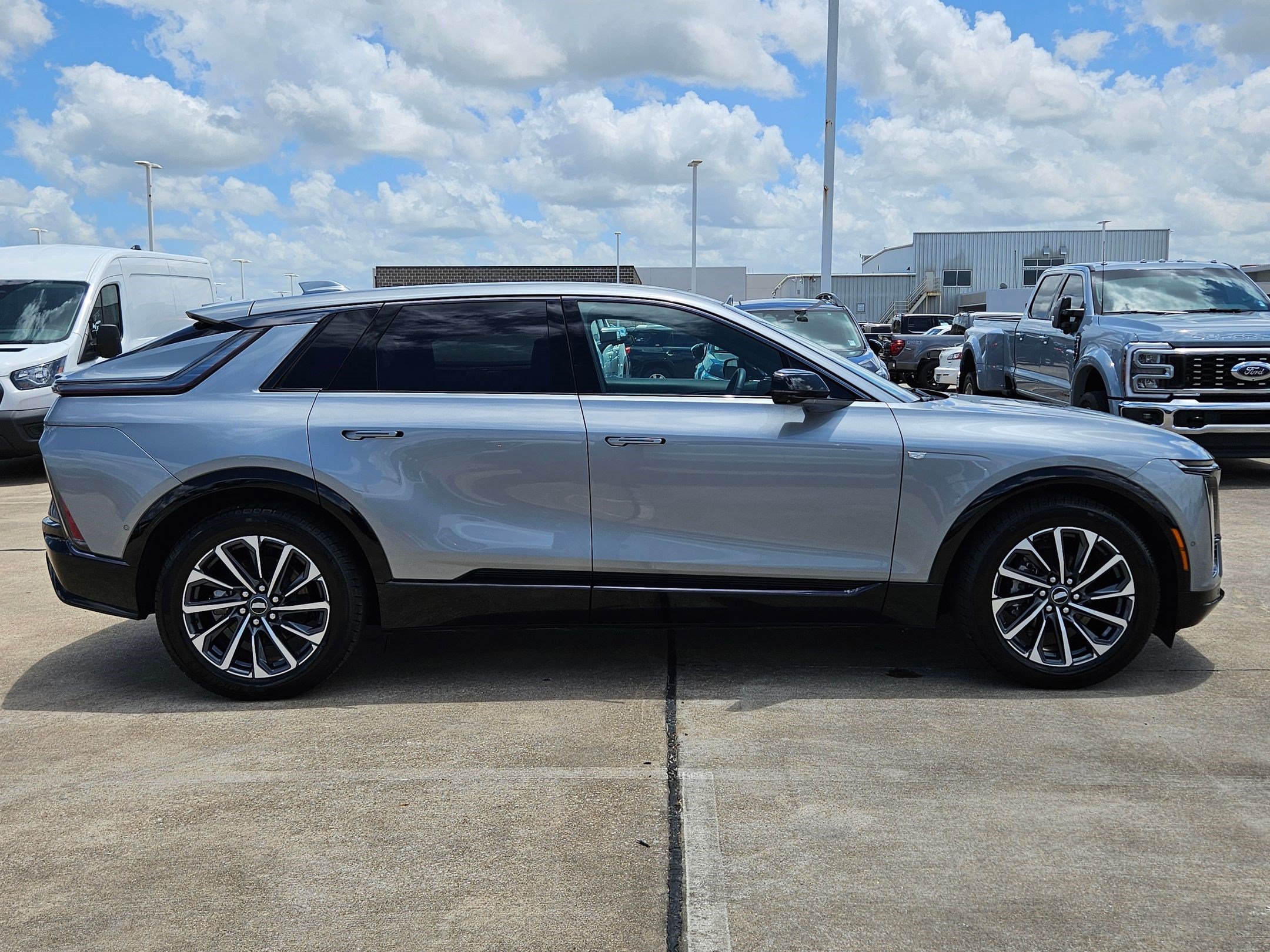 Used 2024 Cadillac Lyriq Sport RWD image 2