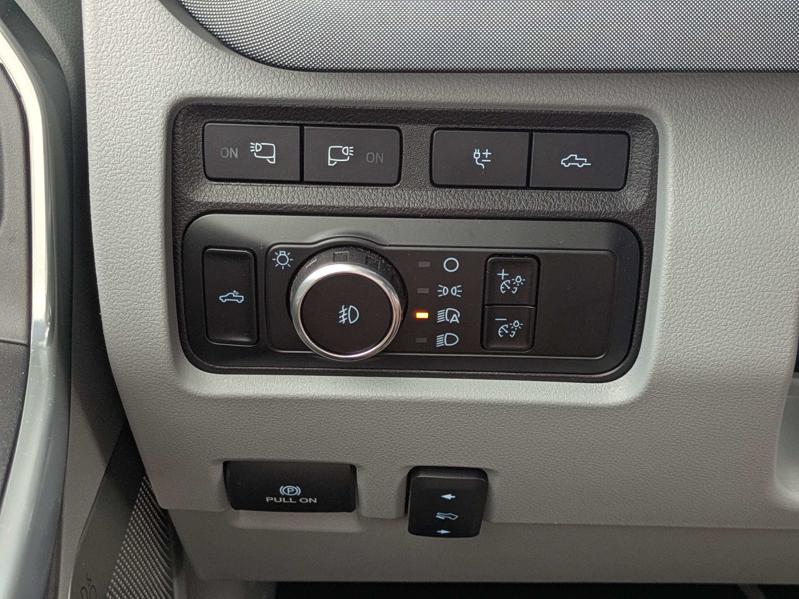Certified 2024 Ford F250 Limited w/ FX4 Off-Road Package AWD/4WD image 21
