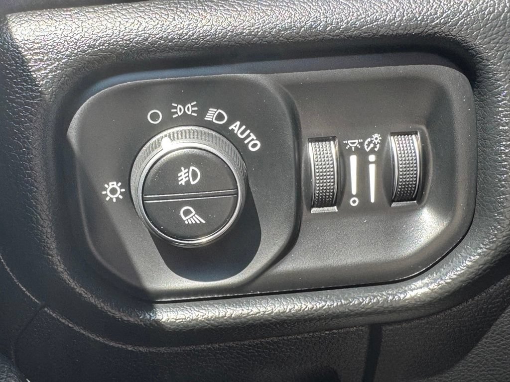 Used 2021 RAM 1500 Laramie AWD/4WD image 42