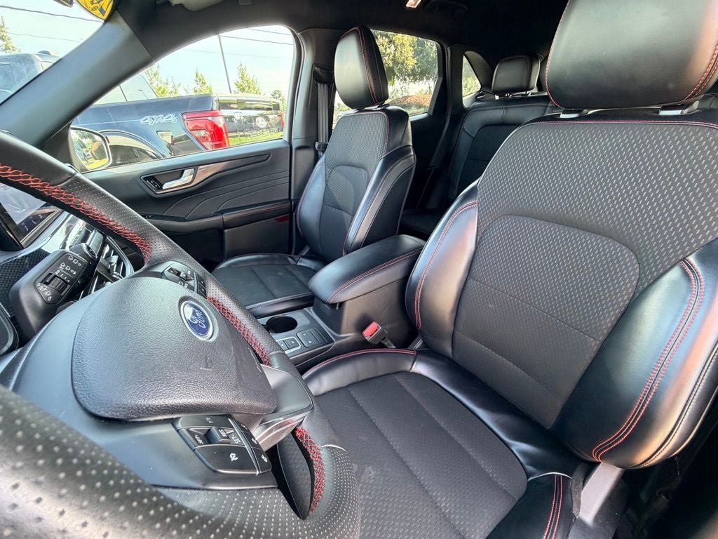 Certified 2025 Ford Escape ST-Line FWD image 24