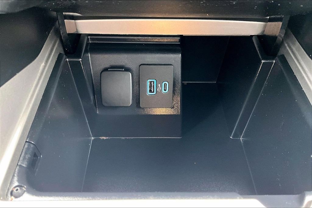 Certified 2023 Ford Explorer XLT w/ Equipment Group 202A image 33