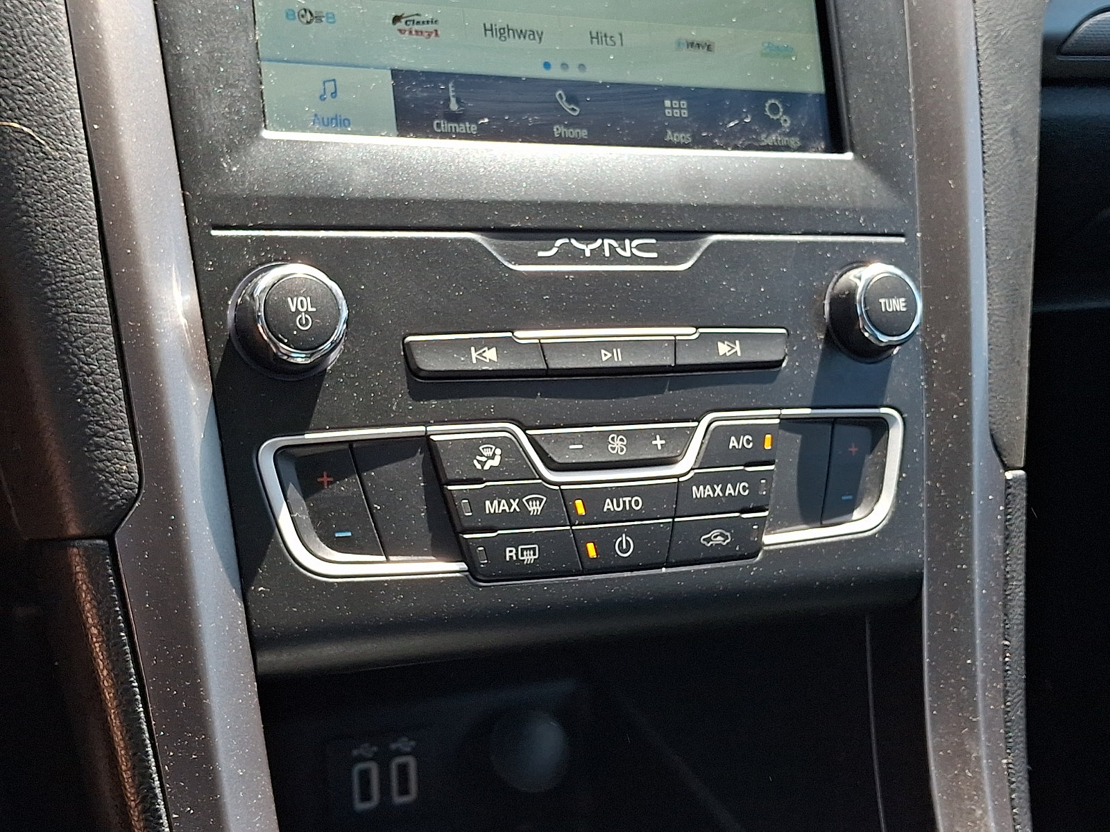 Certified 2020 Ford Fusion SE FWD image 18