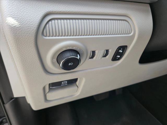 Used 2023 Jeep Wagoneer Series III w/ Premium Group I AWD/4WD image 9