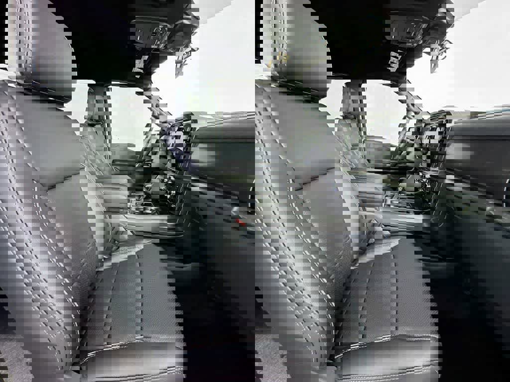 Certified 2025 Ford F150 Lariat w/ Equipment Group 501A Mid image 14