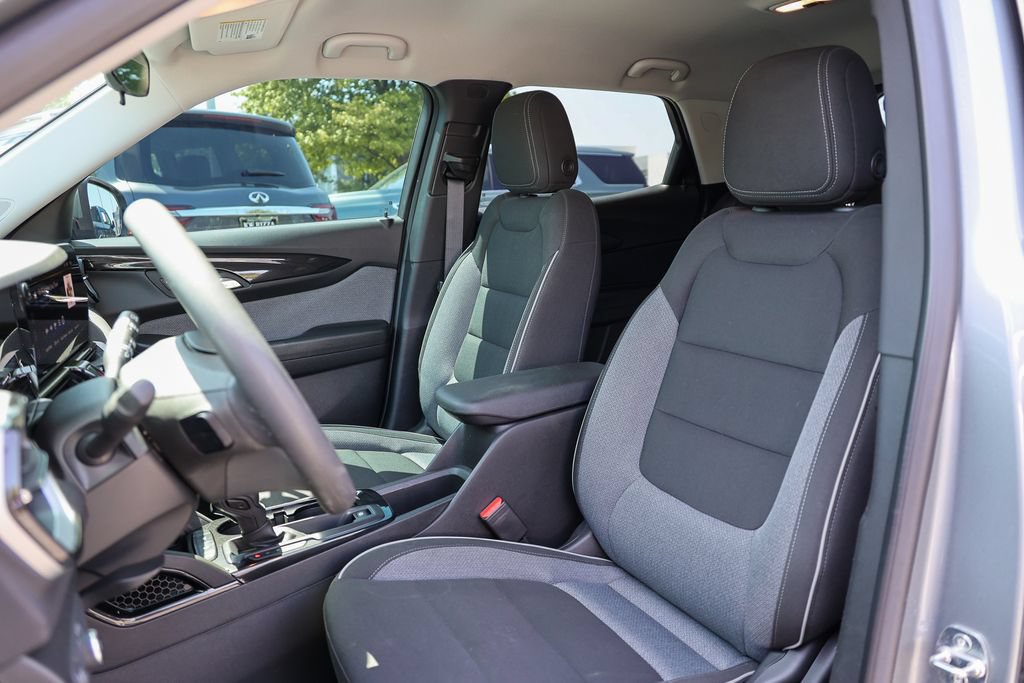 Used 2024 Chevrolet TrailBlazer LT FWD image 28