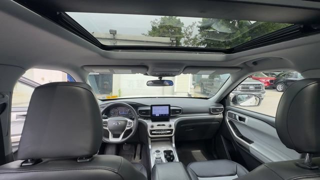 Certified 2023 Ford Explorer XLT w/ Equipment Group 202A AWD/4WD image 19