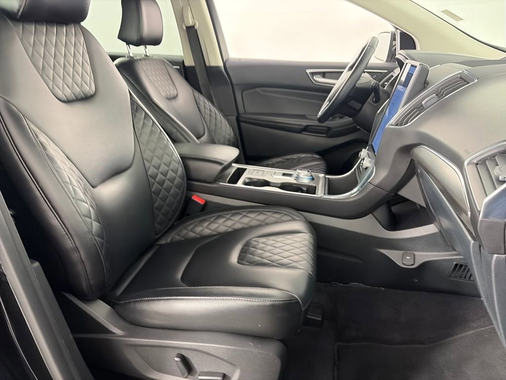 Certified 2024 Ford Edge Titanium image 31