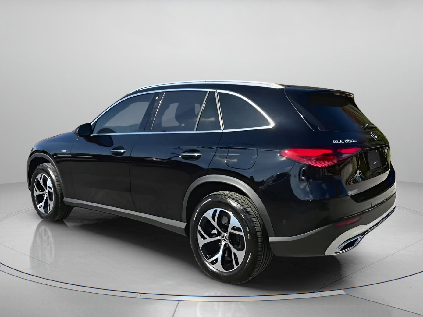 Used 2025 Mercedes-Benz GLC 350e 4MATIC image 13