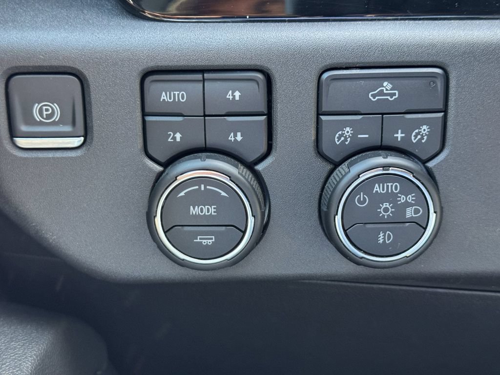 Used 2023 Chevrolet Silverado 1500 LT Trail Boss AWD/4WD image 22