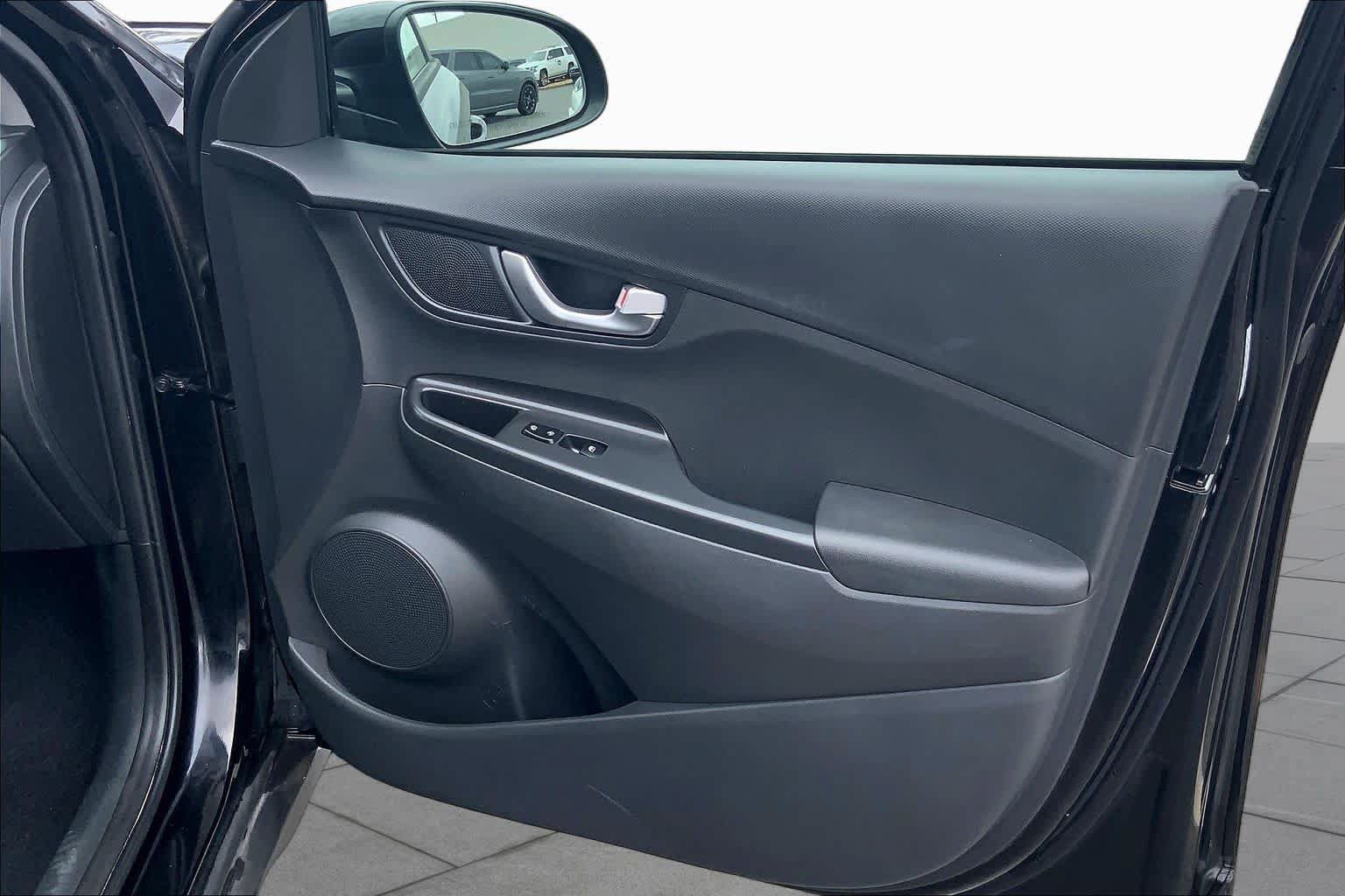 Used 2023 Hyundai Kona SEL w/ Convenience Package FWD image 22