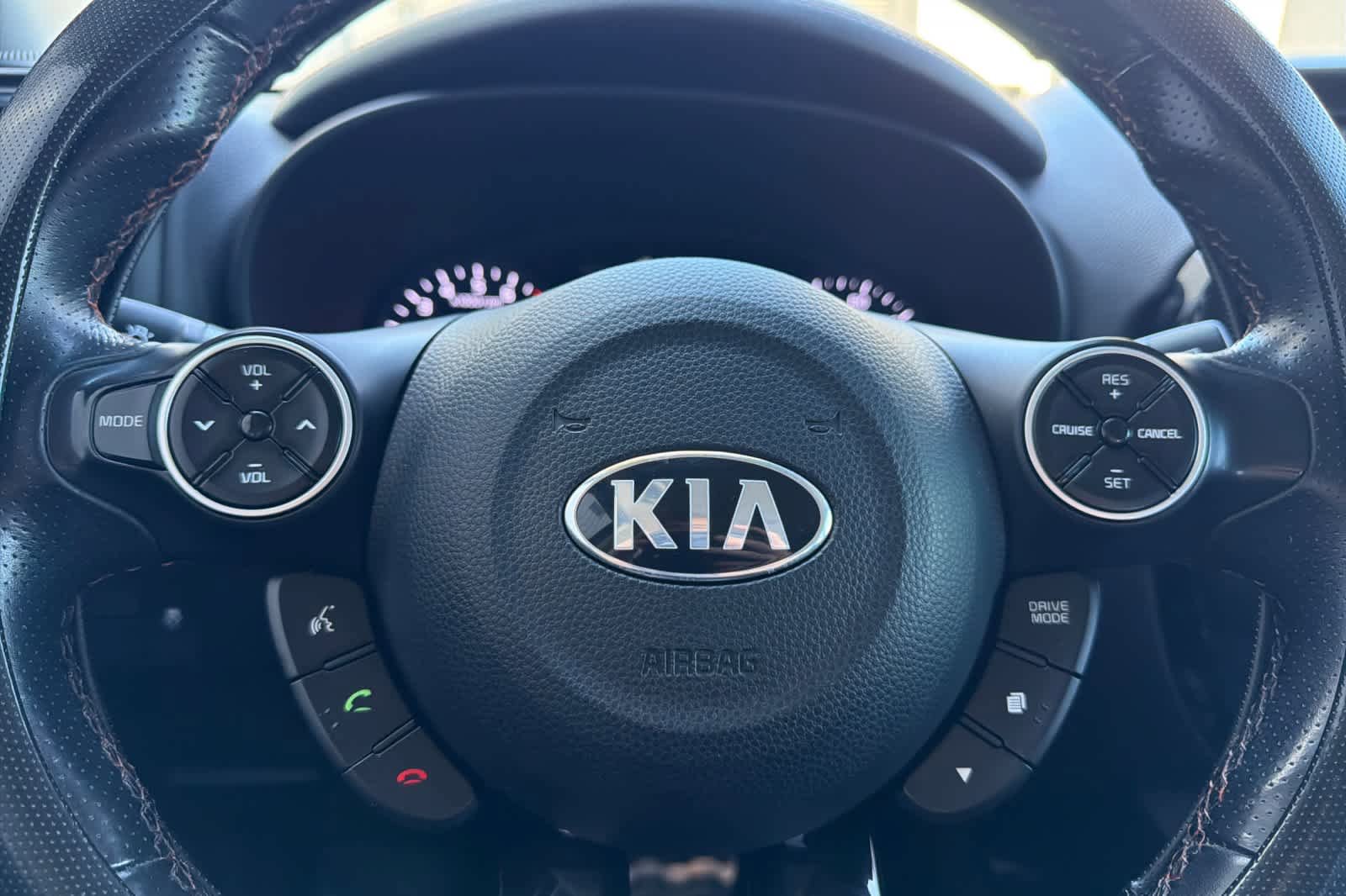Used 2018 Kia Soul ! FWD image 23