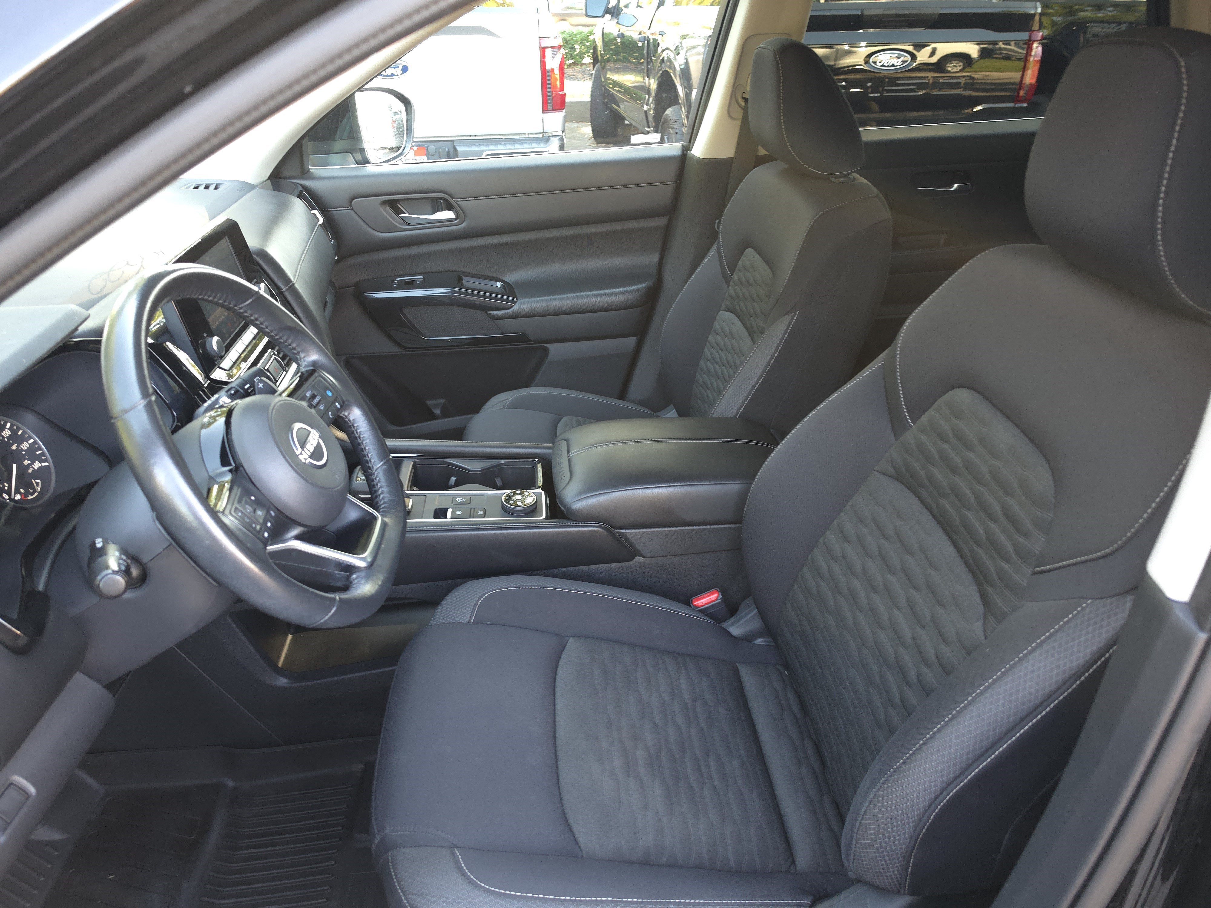 Used 2022 Nissan Pathfinder SV w/ SV Premium Package AWD/4WD image 19