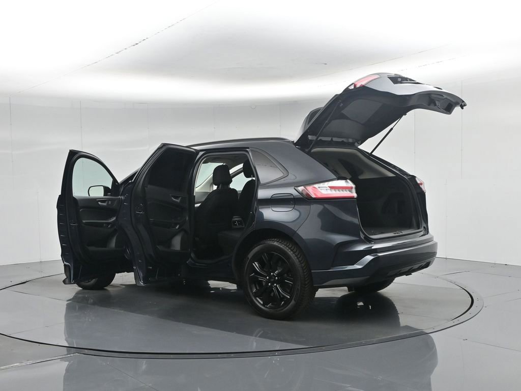 Certified 2022 Ford Edge SE w/ Black Appearance Package image 58