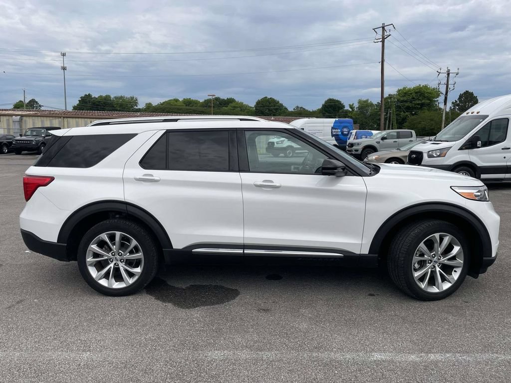 Certified 2023 Ford Explorer Platinum w/ Technology Package AWD/4WD image 2