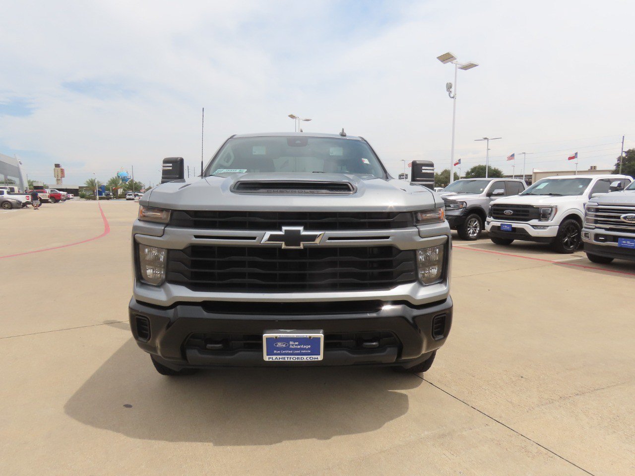 Used 2024 Chevrolet Silverado 2500 Custom w/ Custom Value Package AWD/4WD image 5