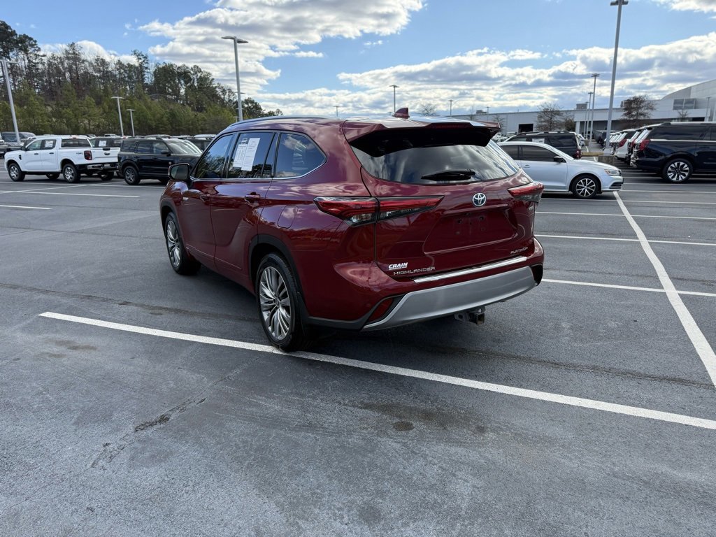 Used 2021 Toyota Highlander Platinum image 3