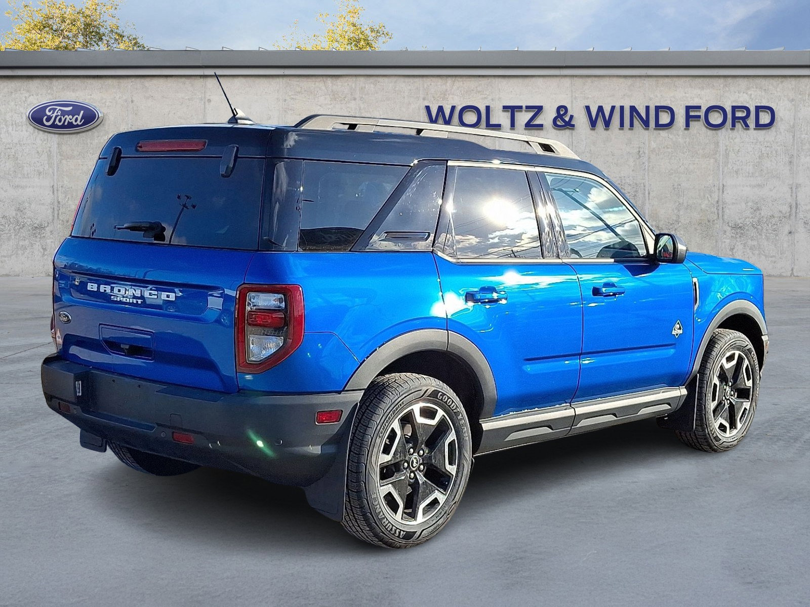 Certified 2022 Ford Bronco Sport Outer Banks w/ Tech Package image 4