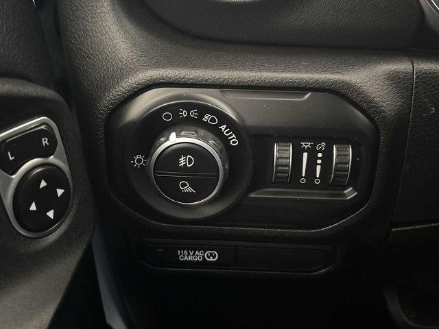 Used 2020 Jeep Gladiator Overland w/ Uconnect 4C Nav & Sound Group image 17