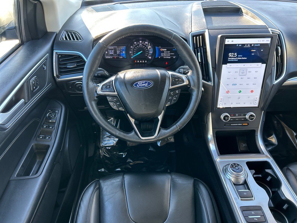 Certified 2022 Ford Edge Titanium image 2