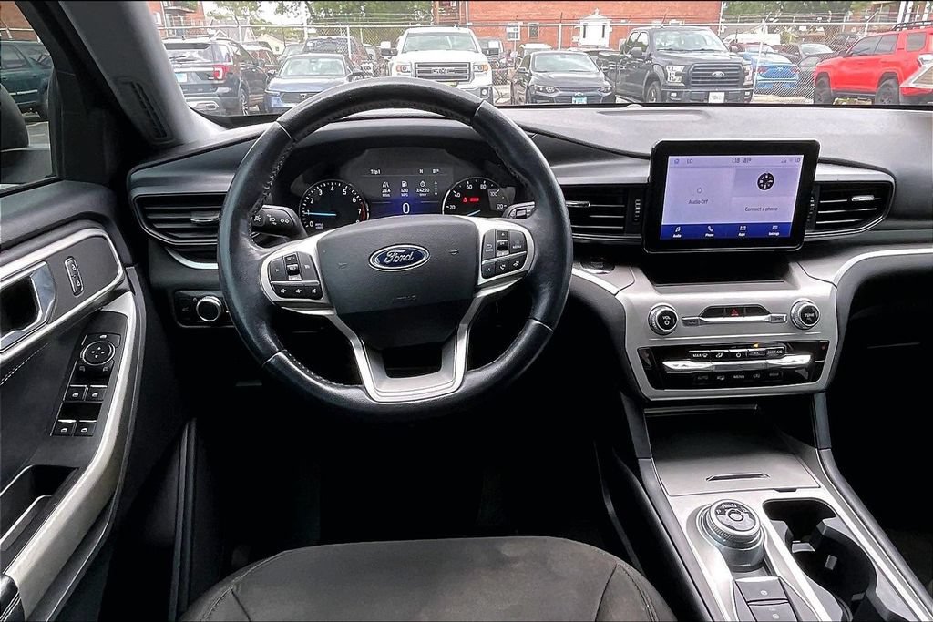 Certified 2022 Ford Explorer XLT AWD/4WD image 4