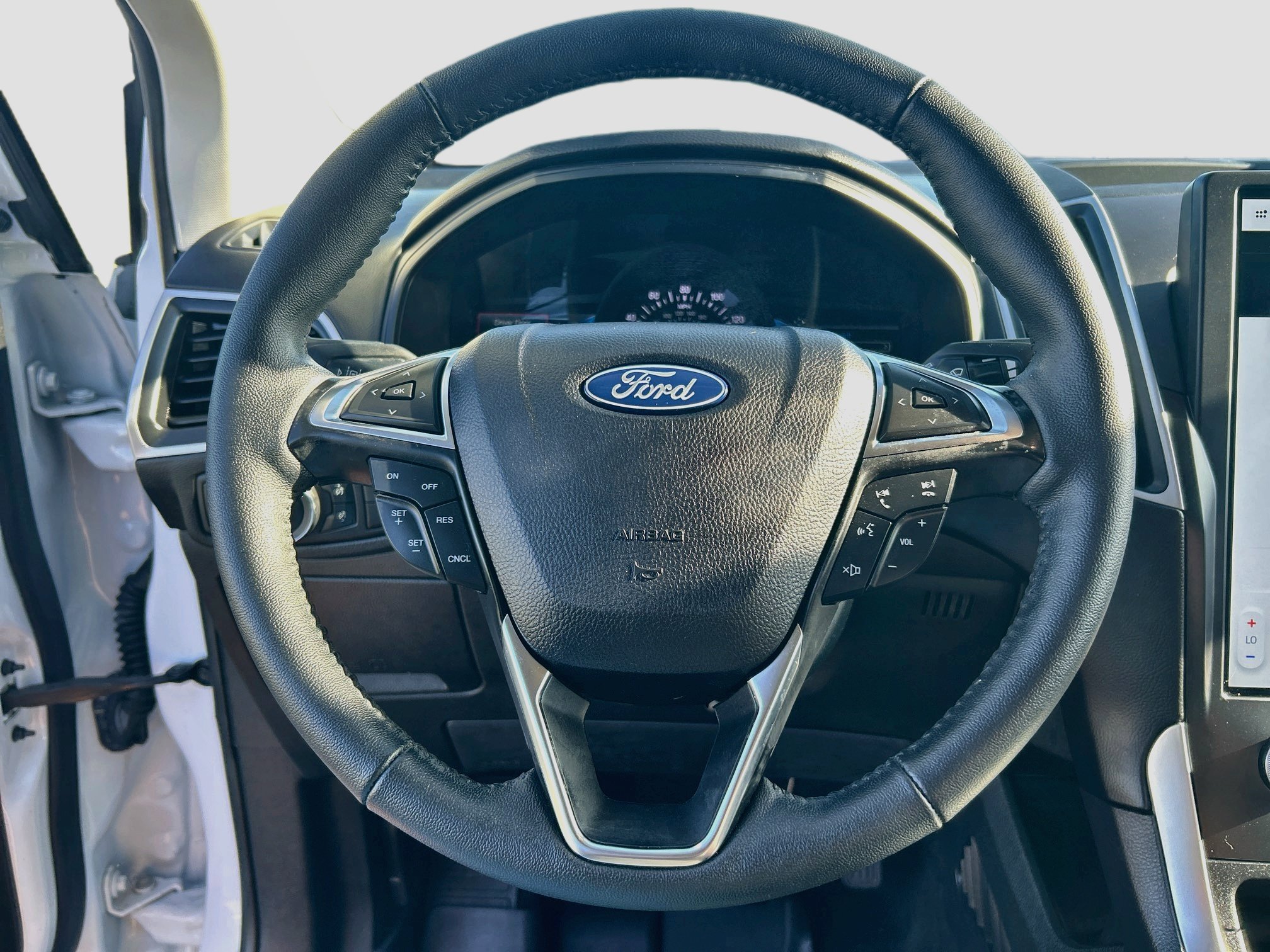 Certified 2024 Ford Edge SEL w/ Sport Appearance Package AWD/4WD image 11