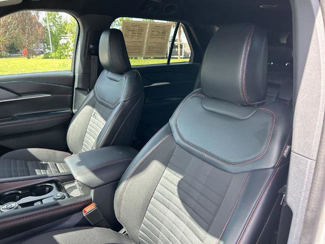 Certified 2025 Ford Explorer ST-Line w/ ST-Line Street Pack AWD/4WD image 20