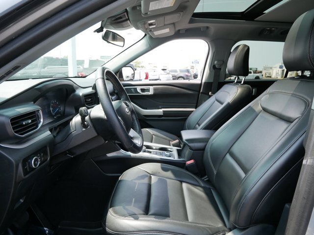 Certified 2023 Ford Explorer XLT w/ Equipment Group 202A AWD/4WD image 7