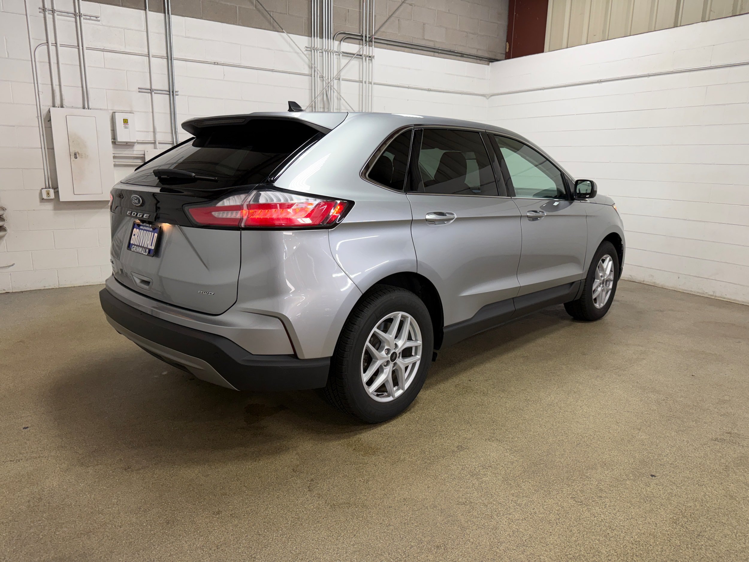 Certified 2023 Ford Edge SEL AWD/4WD image 9