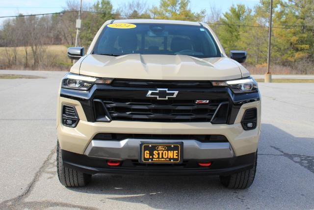 Used 2024 Chevrolet Colorado Z71 w/ Z71 Convenience Package 2 AWD/4WD image 2