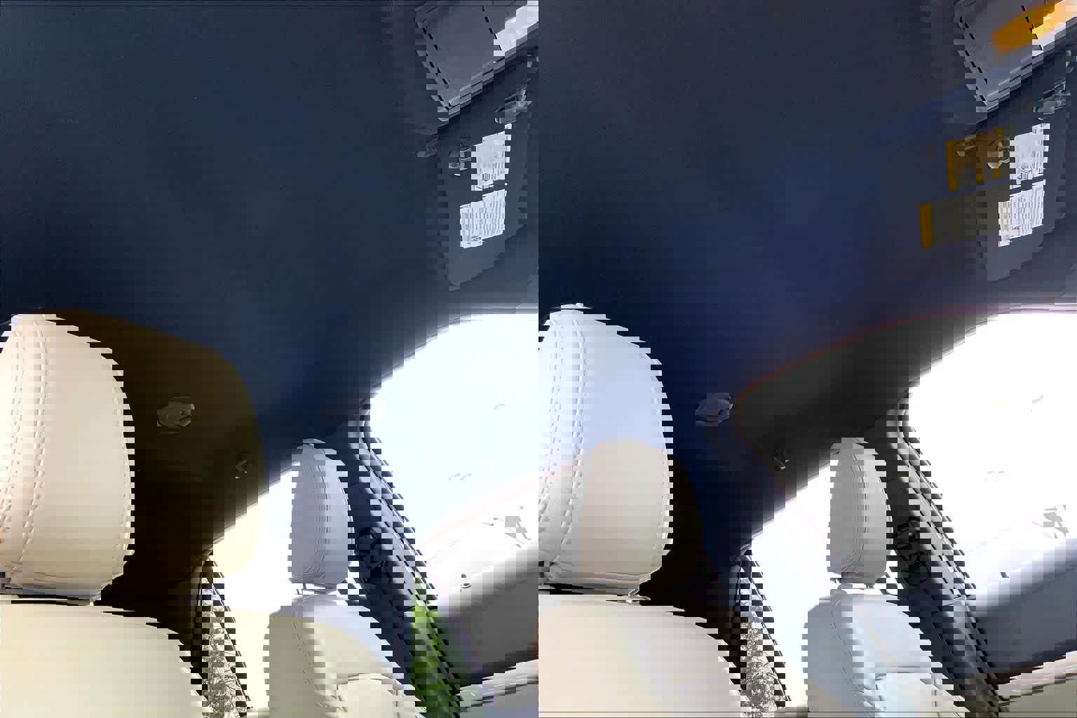 Certified 2018 Ford Explorer XLT w/ Equipment Group 202A image 14