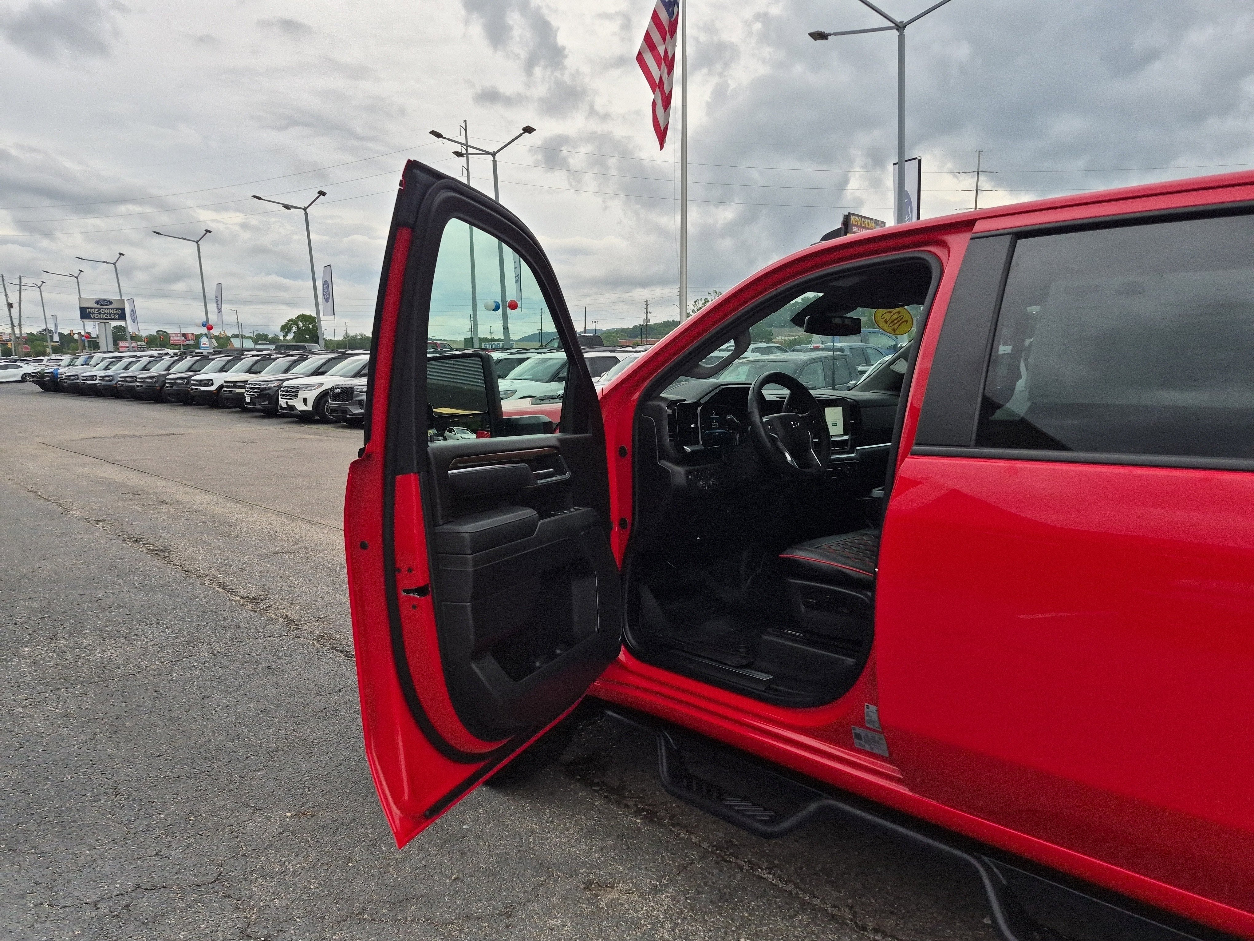 Used 2025 Chevrolet Silverado 2500 LT w/ Trail Boss Package AWD/4WD image 14
