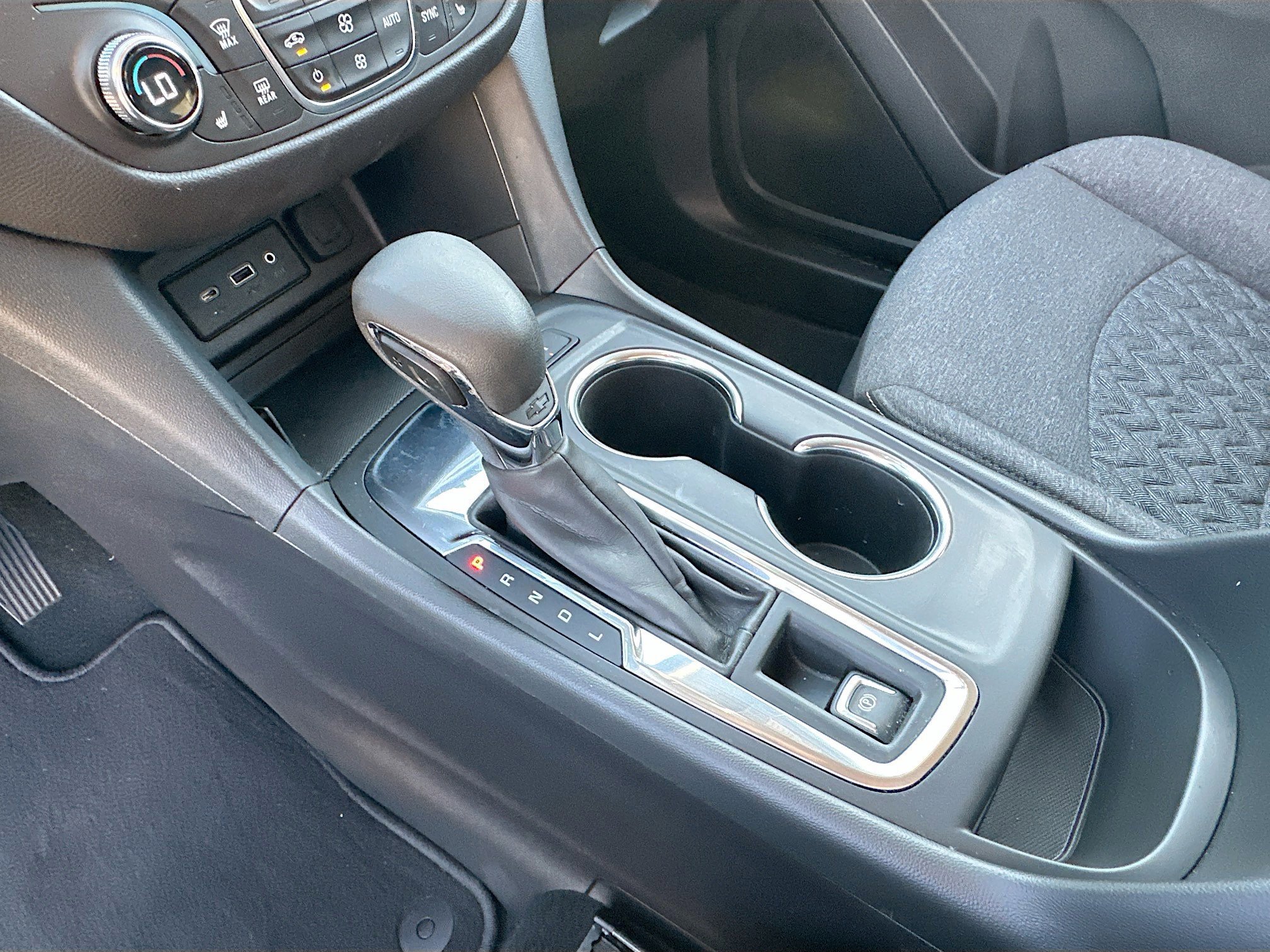 Used 2023 Chevrolet Equinox LT image 16