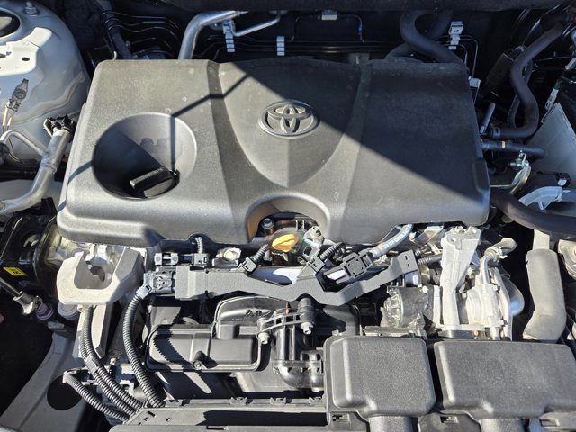 Used 2021 Toyota RAV4 XLE Premium image 30
