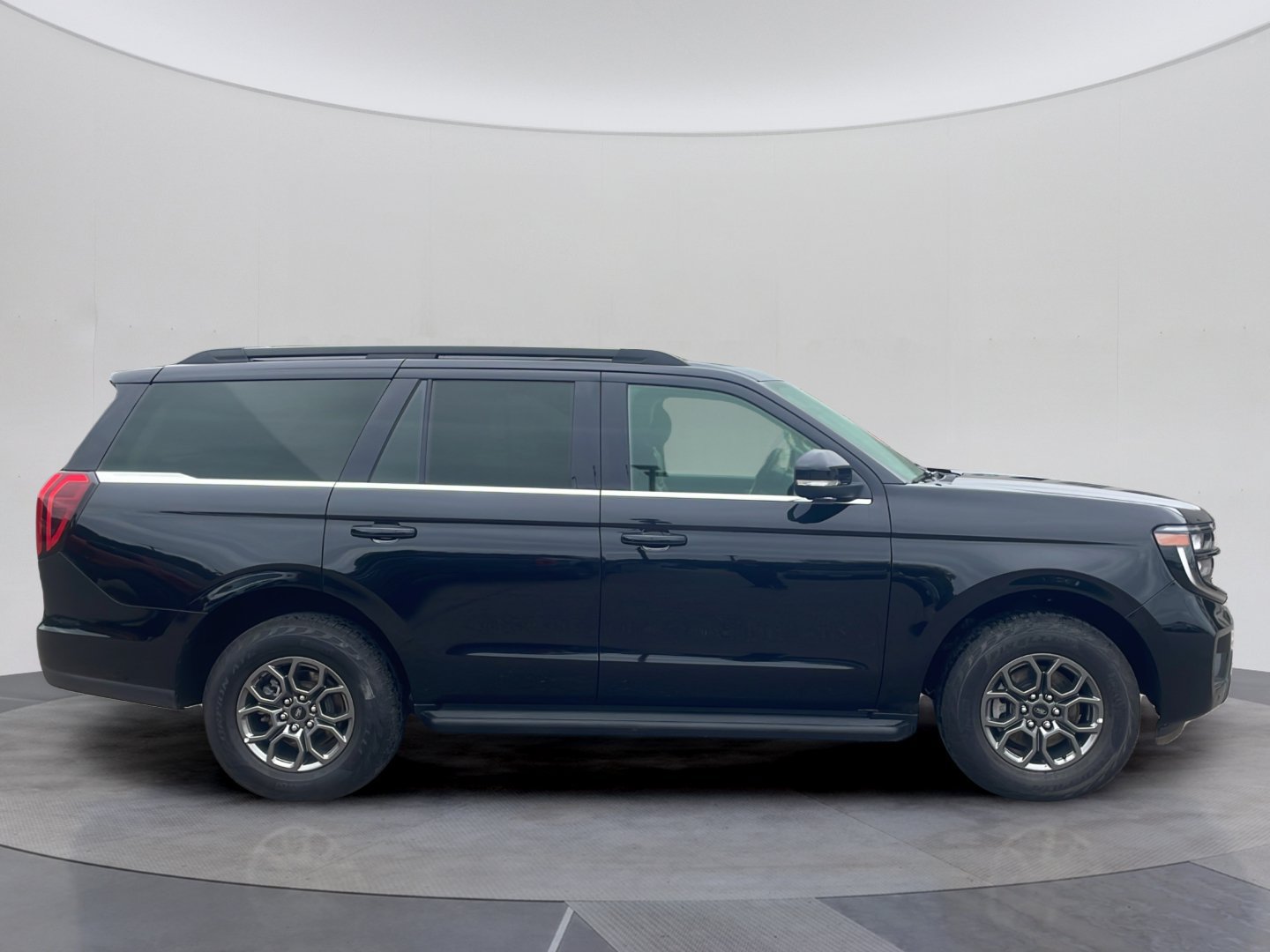 Certified 2026 Ford Expedition Active AWD/4WD image 8