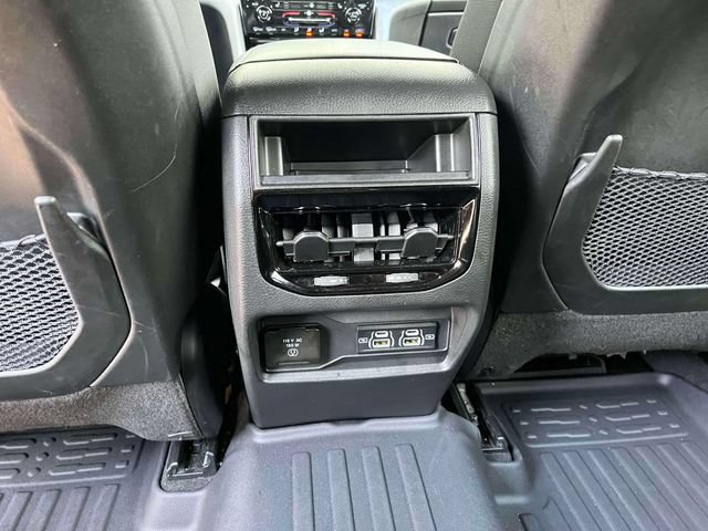 Used 2025 Jeep Grand Cherokee Altitude AWD/4WD image 16