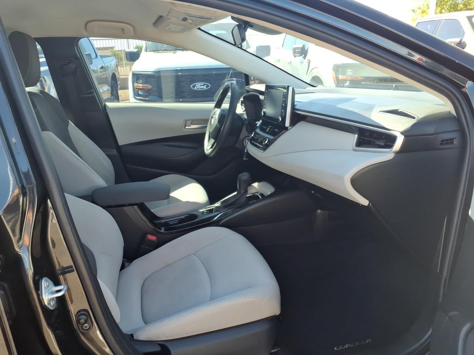 Used 2020 Toyota Corolla LE w/ Carpet Mat Package (TMS) FWD image 11