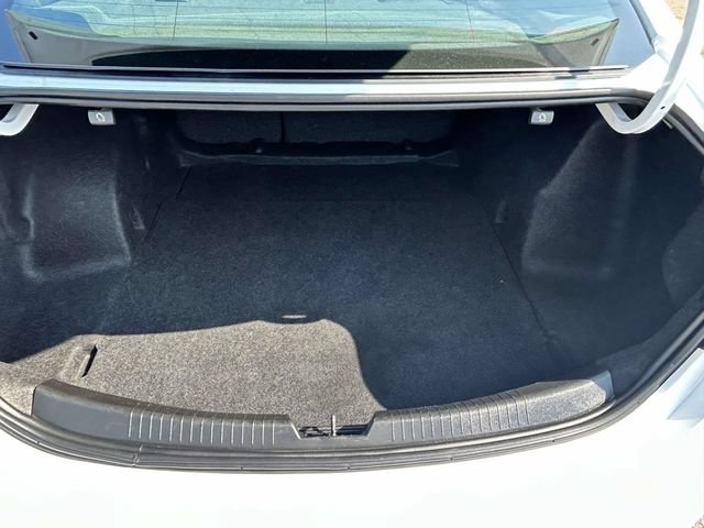 Used 2024 Chevrolet Malibu LT FWD image 29