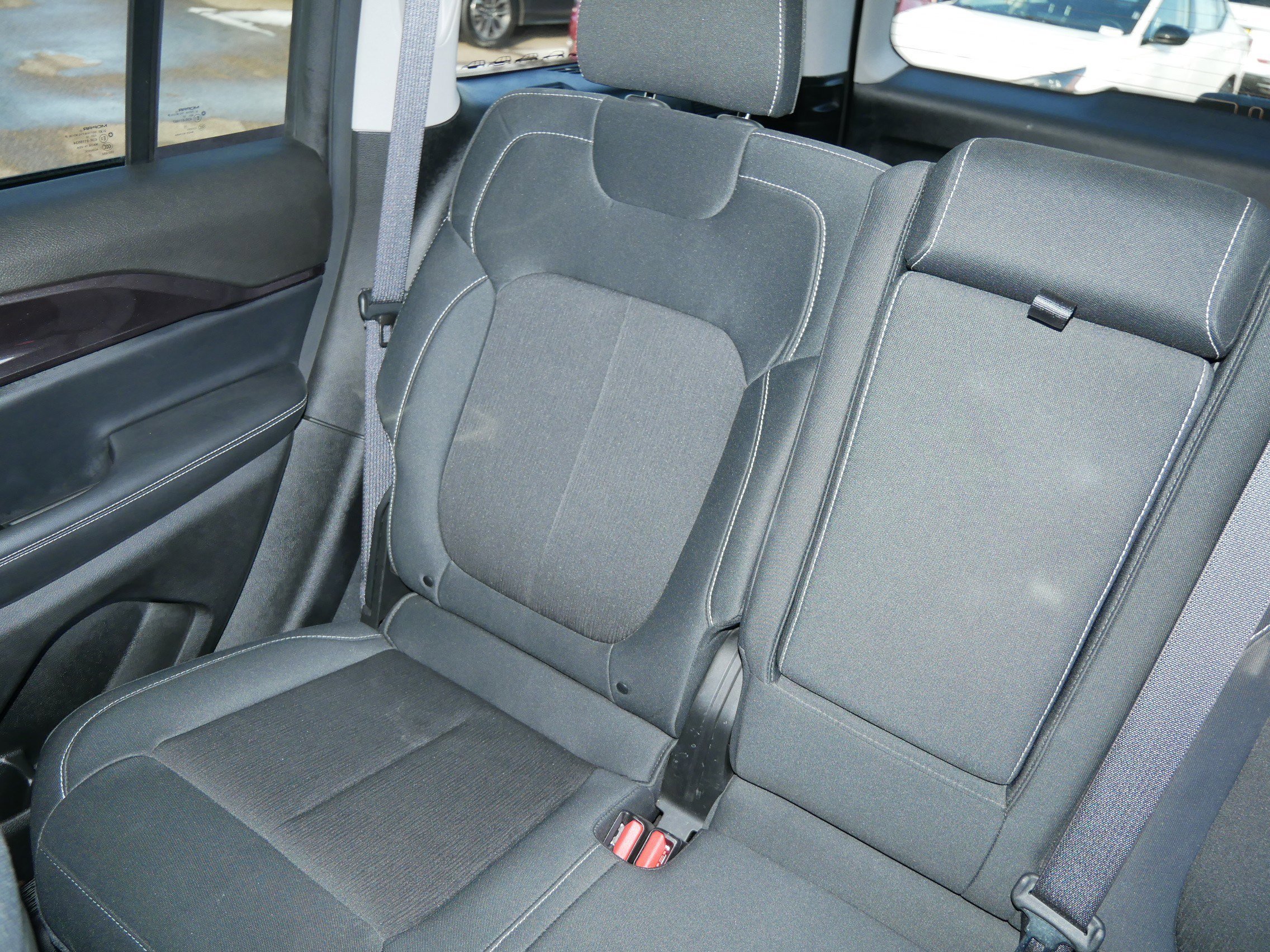 Used 2023 Jeep Grand Cherokee Laredo w/ Luxury Tech Group I image 12