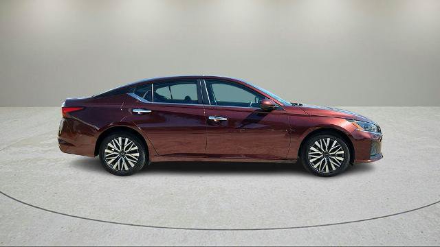 Used 2023 Nissan Altima 2.5 SV FWD image 8