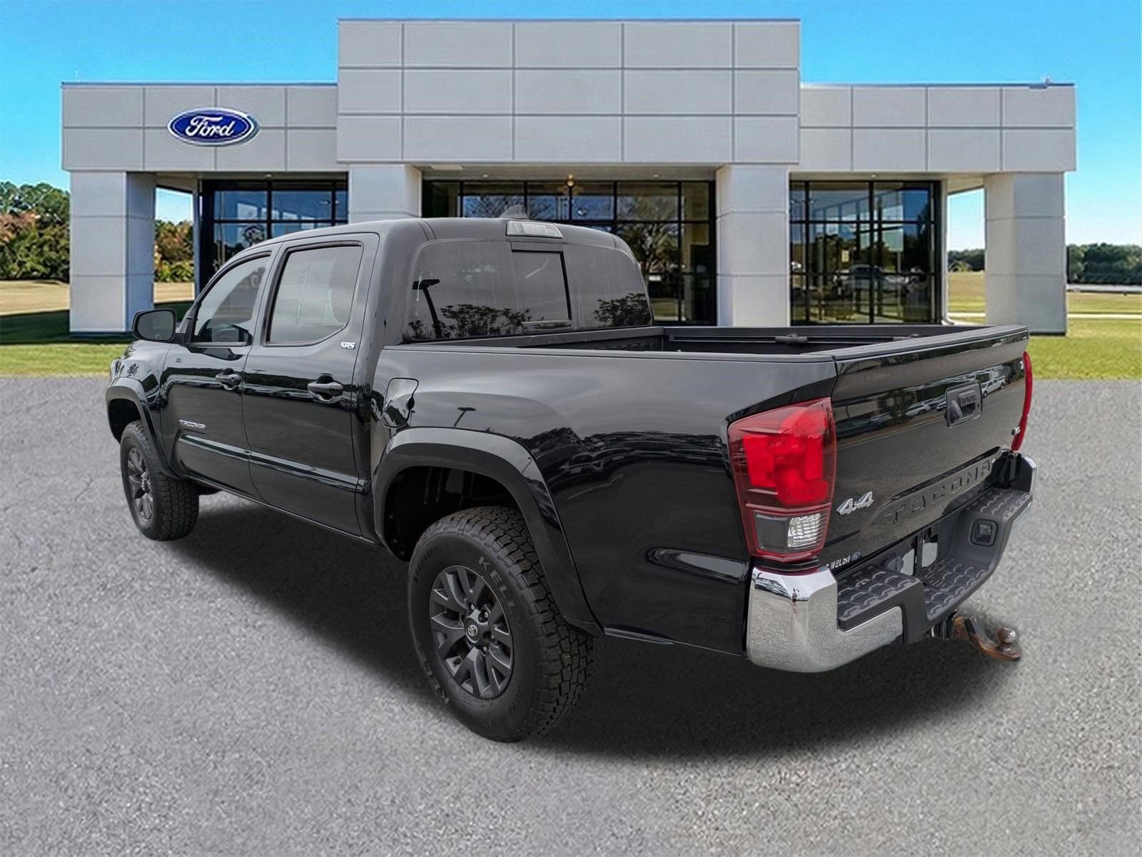 Used 2021 Toyota Tacoma SR5 AWD/4WD image 2