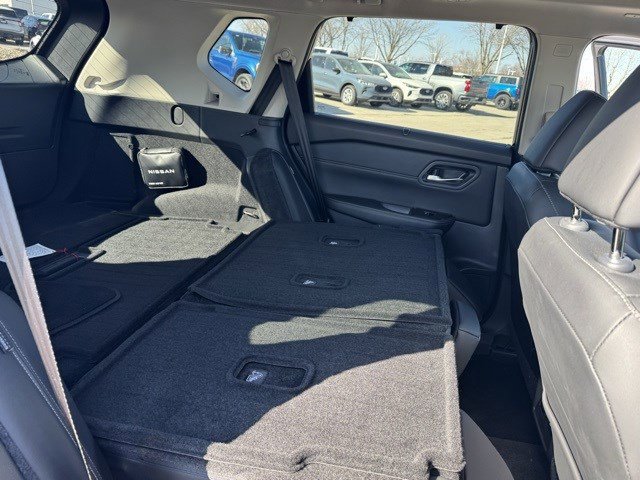 Used 2024 Nissan Rogue SL w/ SL Premium Package image 34