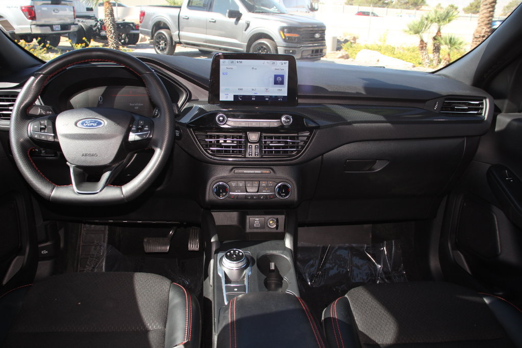 Certified 2025 Ford Escape ST-Line Select AWD/4WD image 19