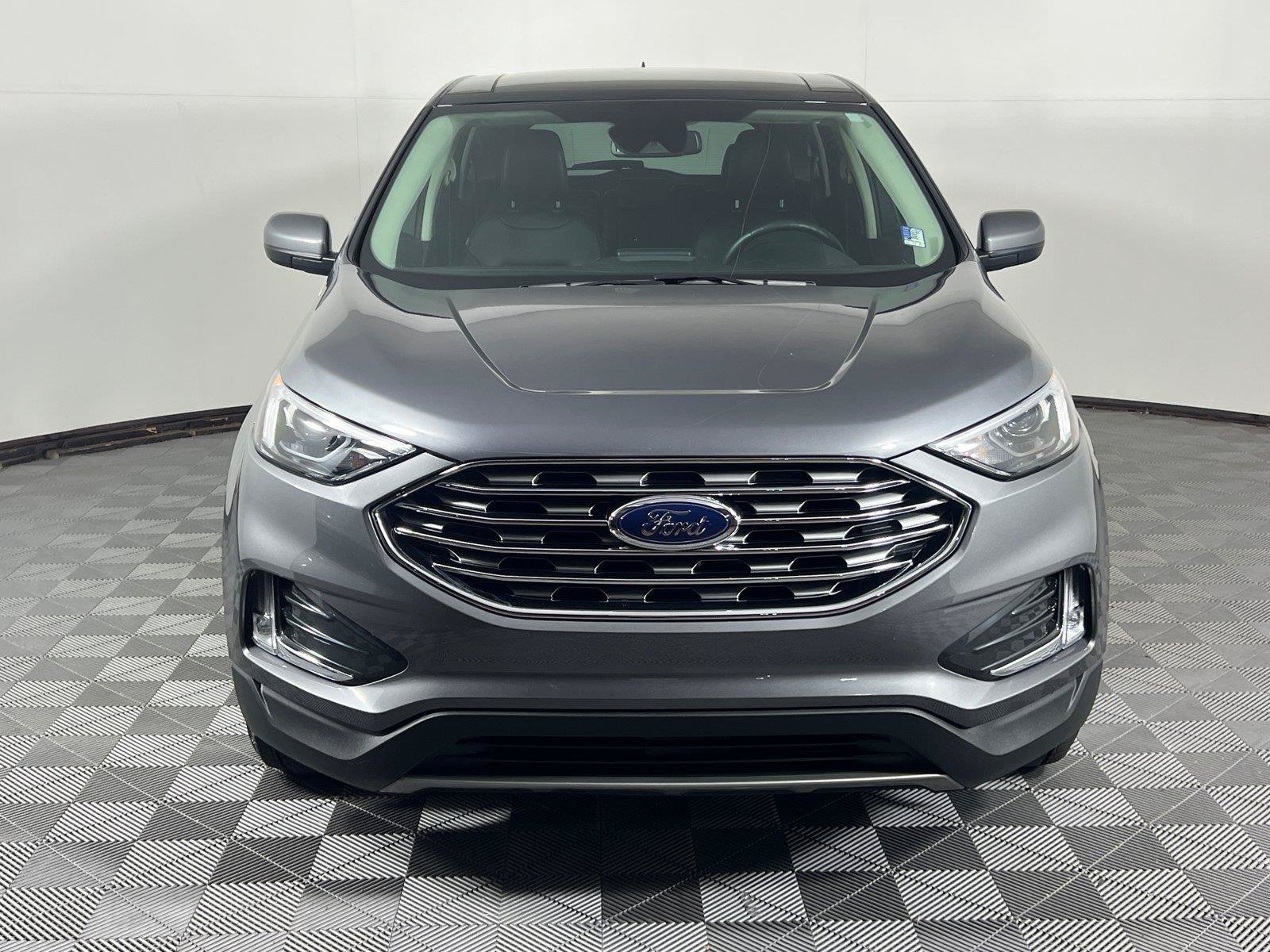 Certified 2022 Ford Edge SEL w/ Convenience Package AWD/4WD image 2