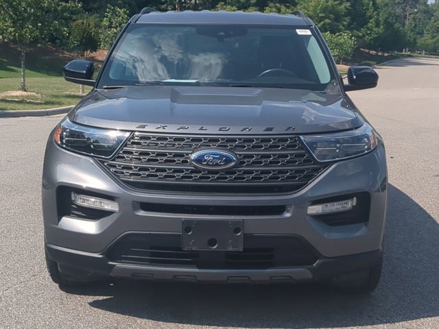 Certified 2022 Ford Explorer XLT w/ Equipment Group 202A RWD image 9