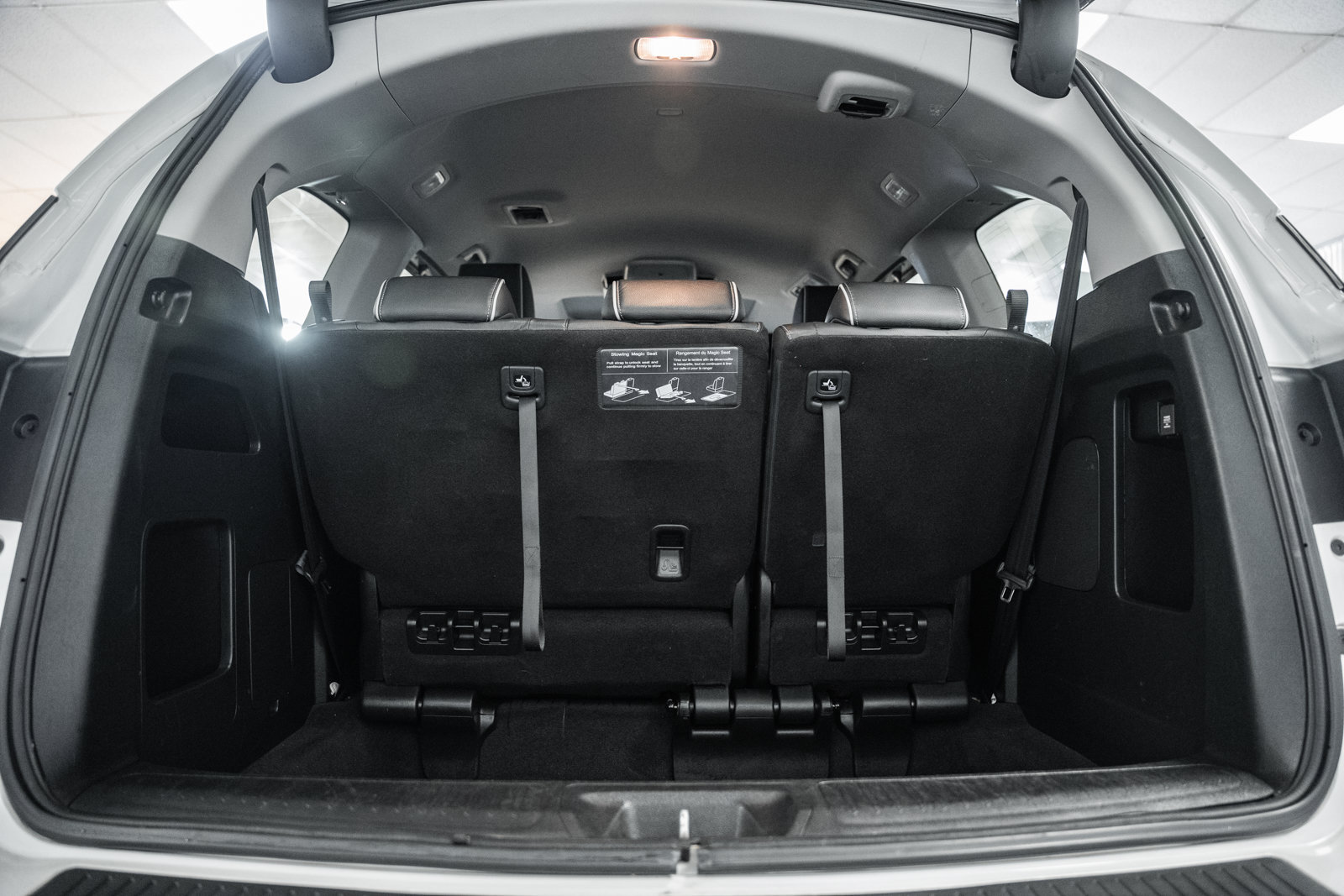 Used 2023 Honda Odyssey Elite image 8