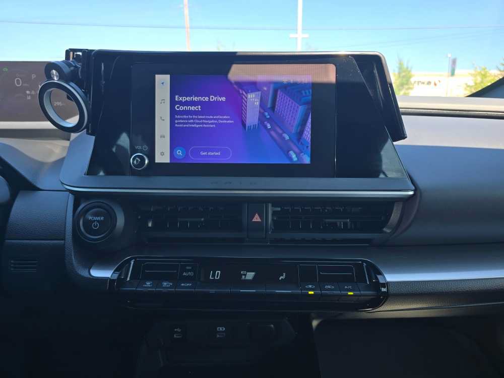 Used 2023 Toyota Prius LE FWD image 12