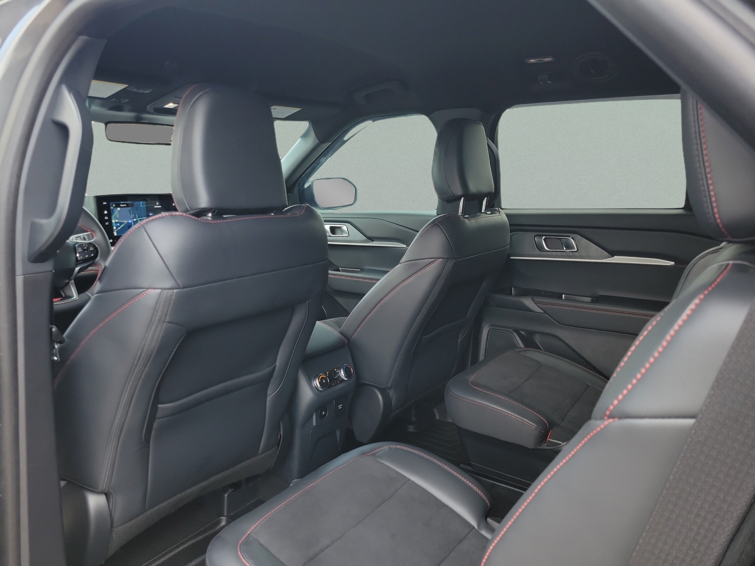 Certified 2025 Ford Explorer ST AWD/4WD image 12
