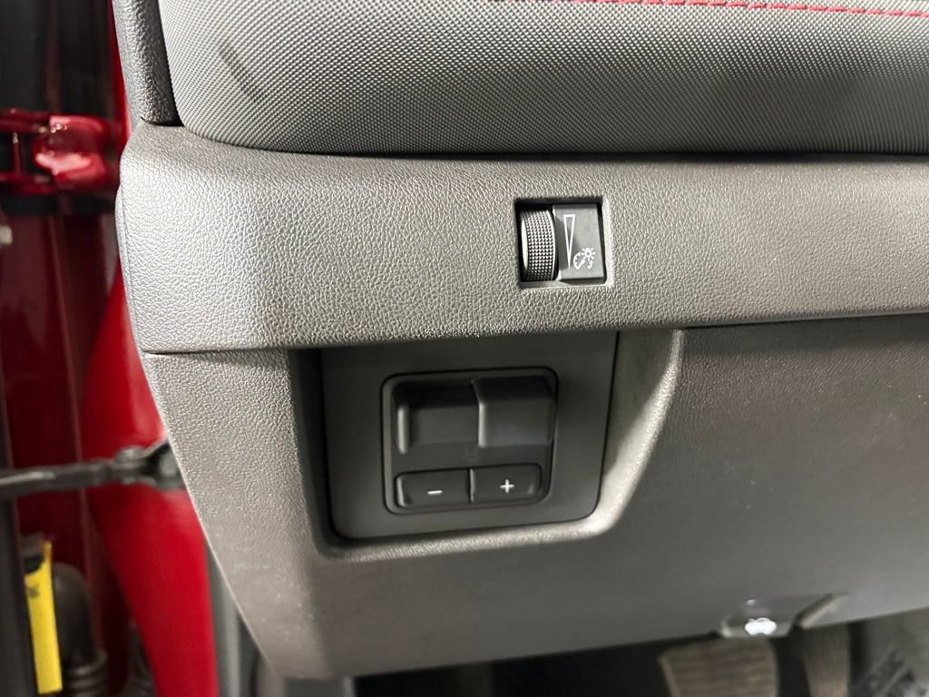 Used 2023 Chevrolet Colorado Z71 w/ Z71 Convenience Package 2 image 14